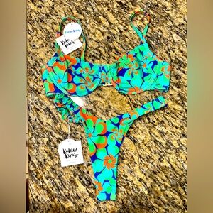 Kulana Kinis
XL Top, L bottom